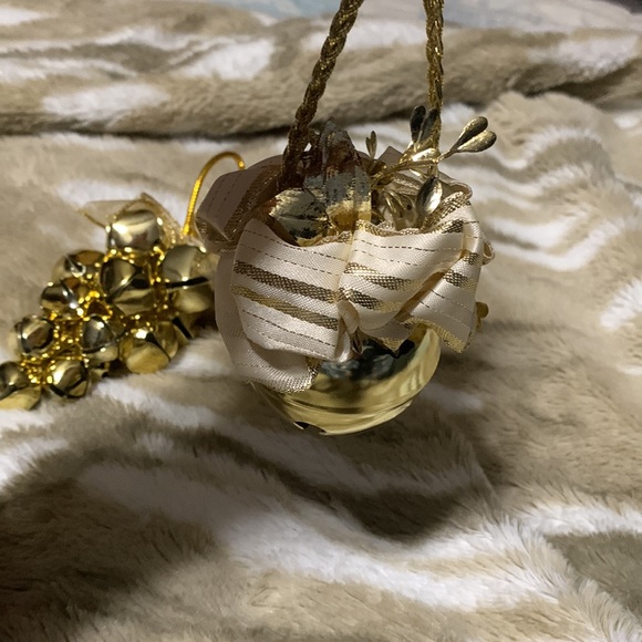 HOLIDAY ORNAMENTS WITH BELLS- Gold Tone - Picture 7 of 7